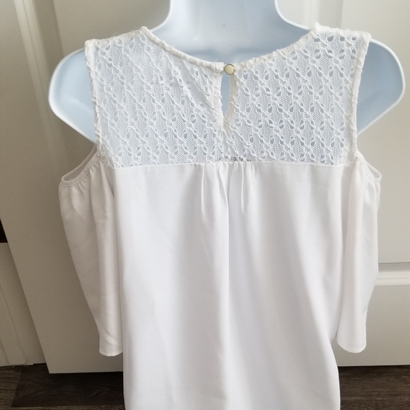 ⚡Lot of 2 Cold shoulder Blouses - Picture 6 of 8